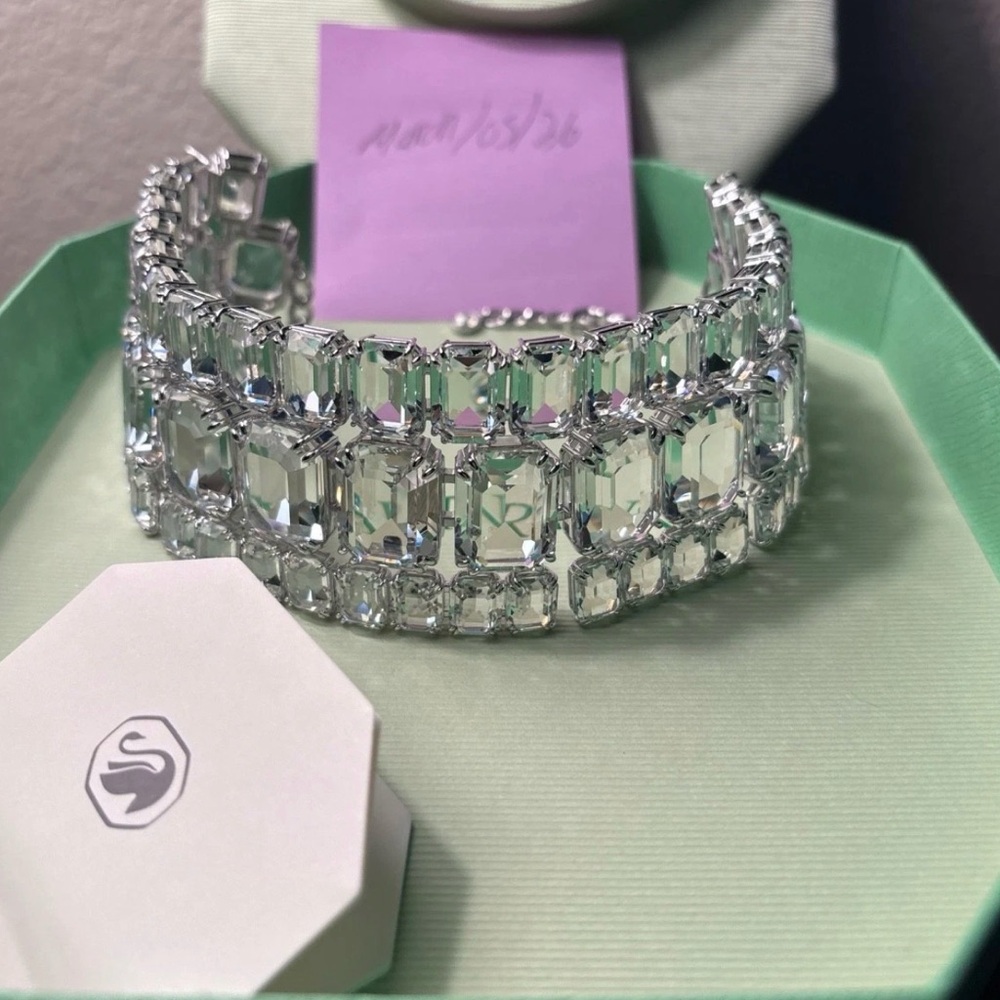 Authentic Swarovski Statement necklace Ariana grande,Kim K superb owl necklace. - Picture 2 of 16